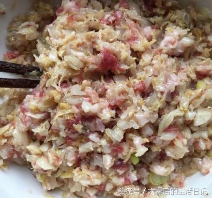 用「罐头瓶」腌渍东北酸菜,一个月后就能吃到美味的「酸菜馅」饺子!